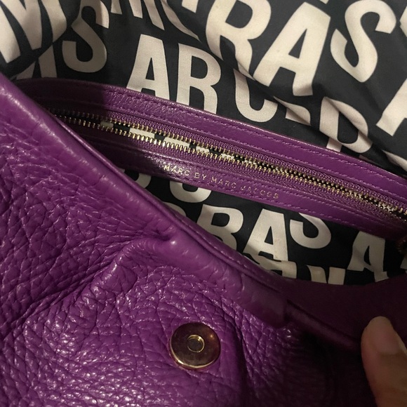 Marc by Marc Jacob’s Natasha bag in purple - Picture 7 of 11